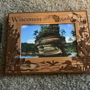 Brand new Wisconsin’s state of mind picture frame  and card game